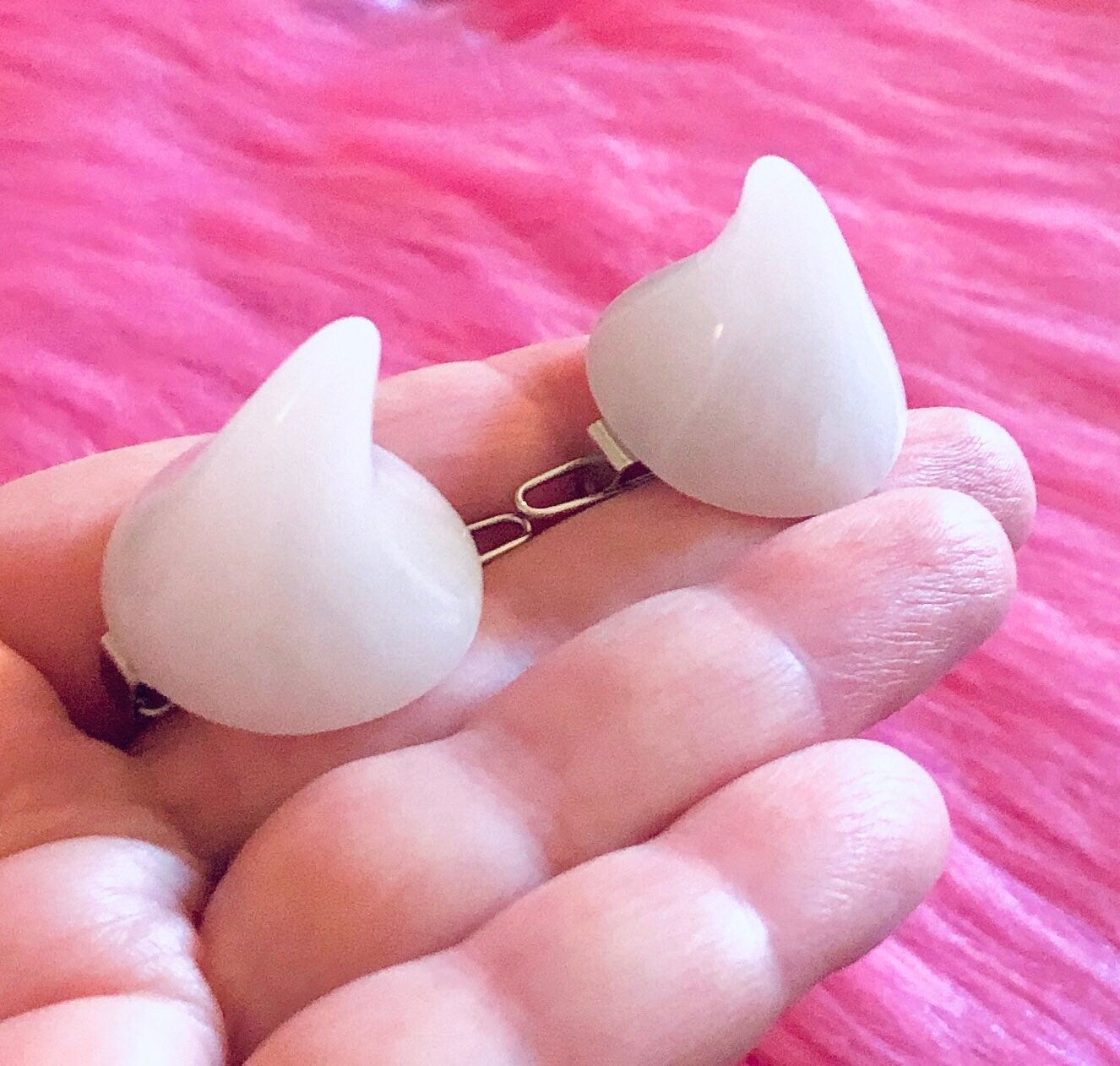 White Devil Horn Hair Clips Hair Accessories Barrettes Halloween Costume Cosplay Dress Up Witchy Woman Wicca Witch