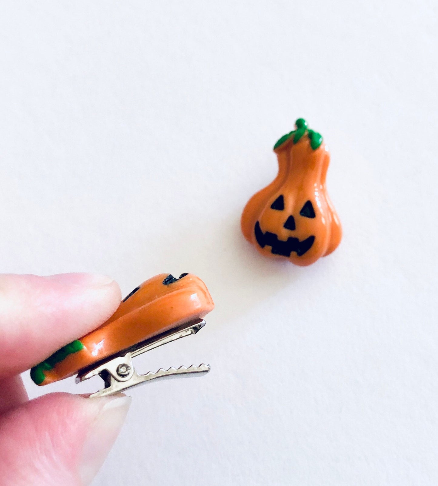 Halloween Mini Orange Gourd Pumpkin Hair Clips, Witchy Woman Halloween Hair Clips