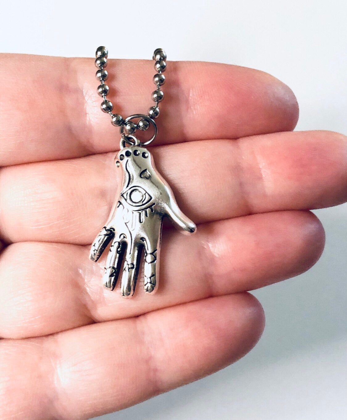 Palmistry Hand Necklace, Hamsa Hand with Evil Eye, Witchy Woman Necklace zodiac Signs, Wicca Wiccan Witchy Woman Divination