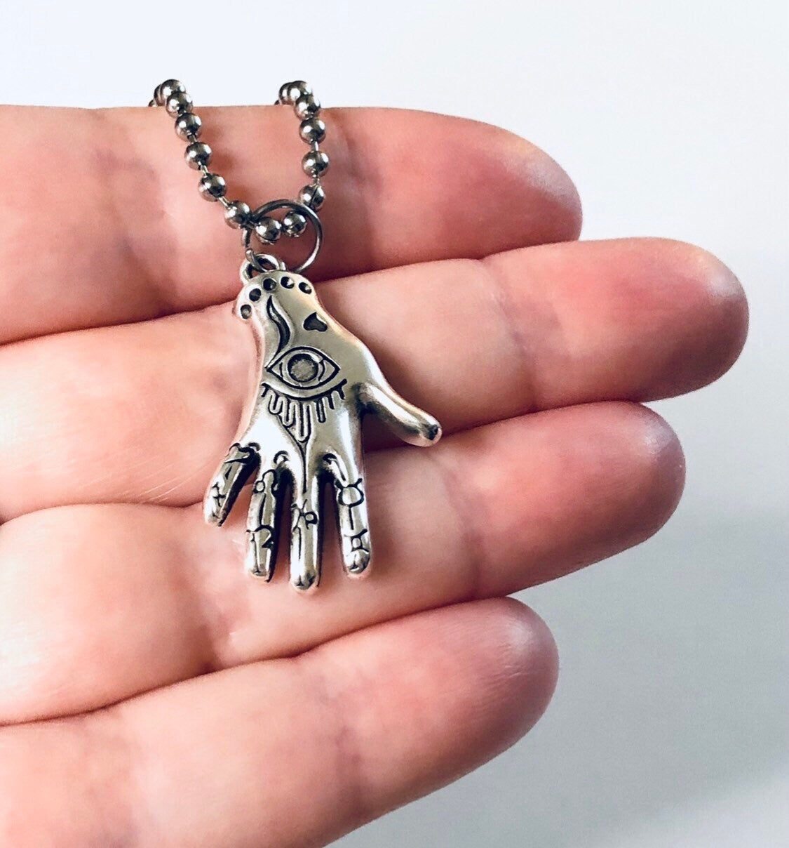 Palmistry Hand Necklace, Hamsa Hand with Evil Eye, Witchy Woman Necklace zodiac Signs, Wicca Wiccan Witchy Woman Divination