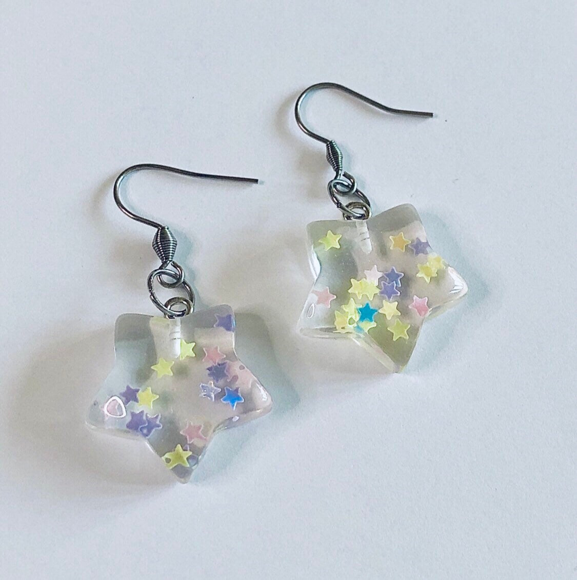 Resin Clear Star Earrings with Celestial Mini Glitter Sparkle Stars Inside, Transparent Witchy Woman Wicca Wicca Witch Occult Esoteric