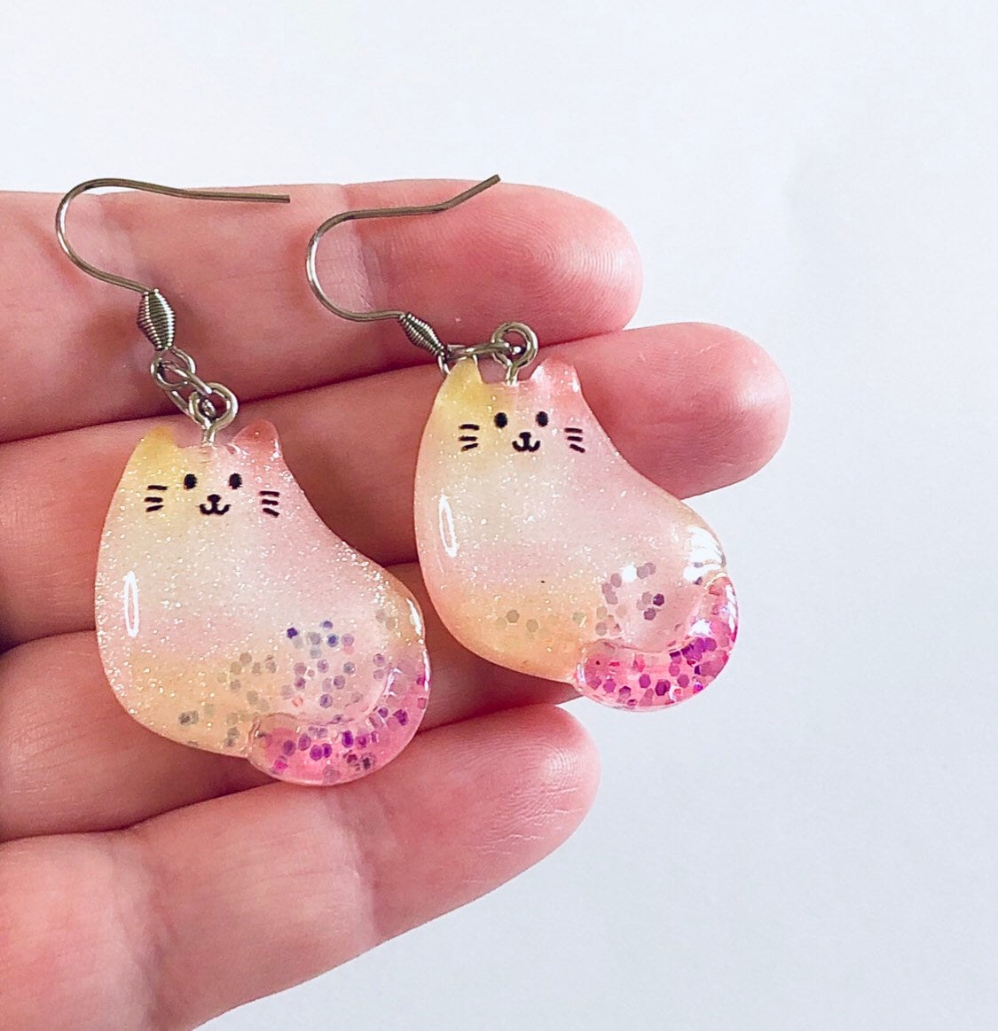 Resin Cat Earrings with Glitter Confetti Flakes Inside, Cute Cat Earrings Drop Dangle Resin Jewelry, Cat Mom Kitty Cat