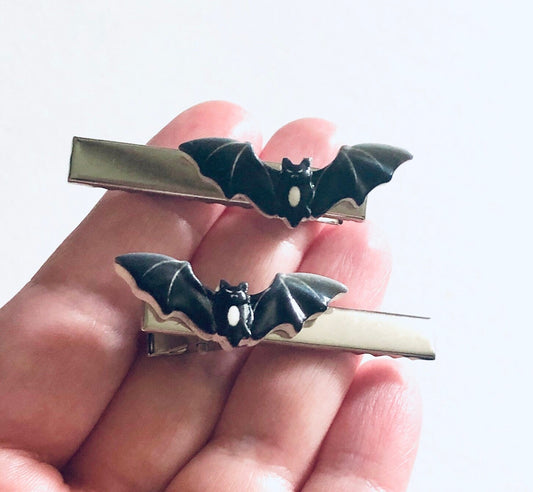 Black Bat Hair Clips SET OF 2, Bats Alligator Clips Barrettes Halloween Bobby Pins Spooky Cute Hair Accessories Horror For Women & Kids