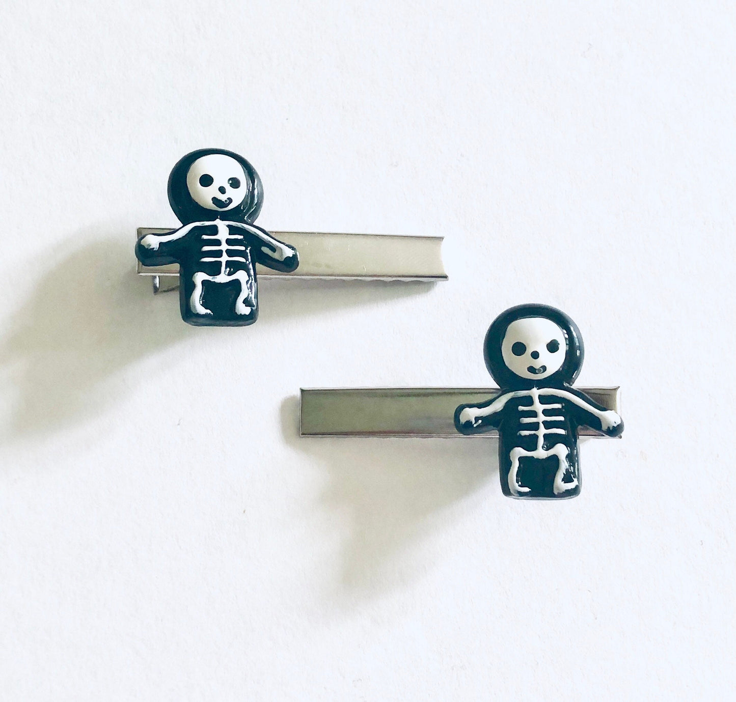 SET OF 2 Skeleton Hair Clips Skeleton Man Alligator Clips Barrettes Halloween Bobby Pins Spooky Cute Hair Accessories