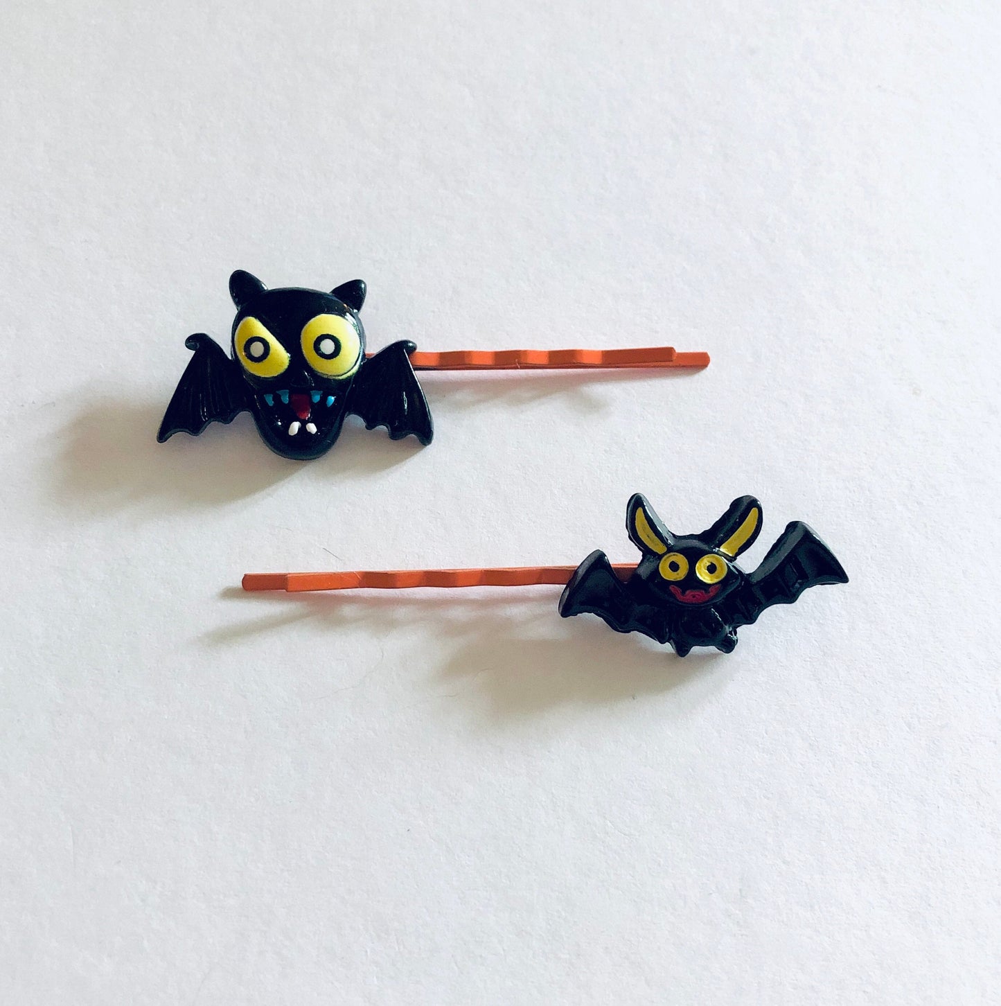 Bats Hair Clips on Orange Bobby Pins, Black vampire Bat Dracula Halloween Hair Clips, Spooky Season Cute Goth Gothic