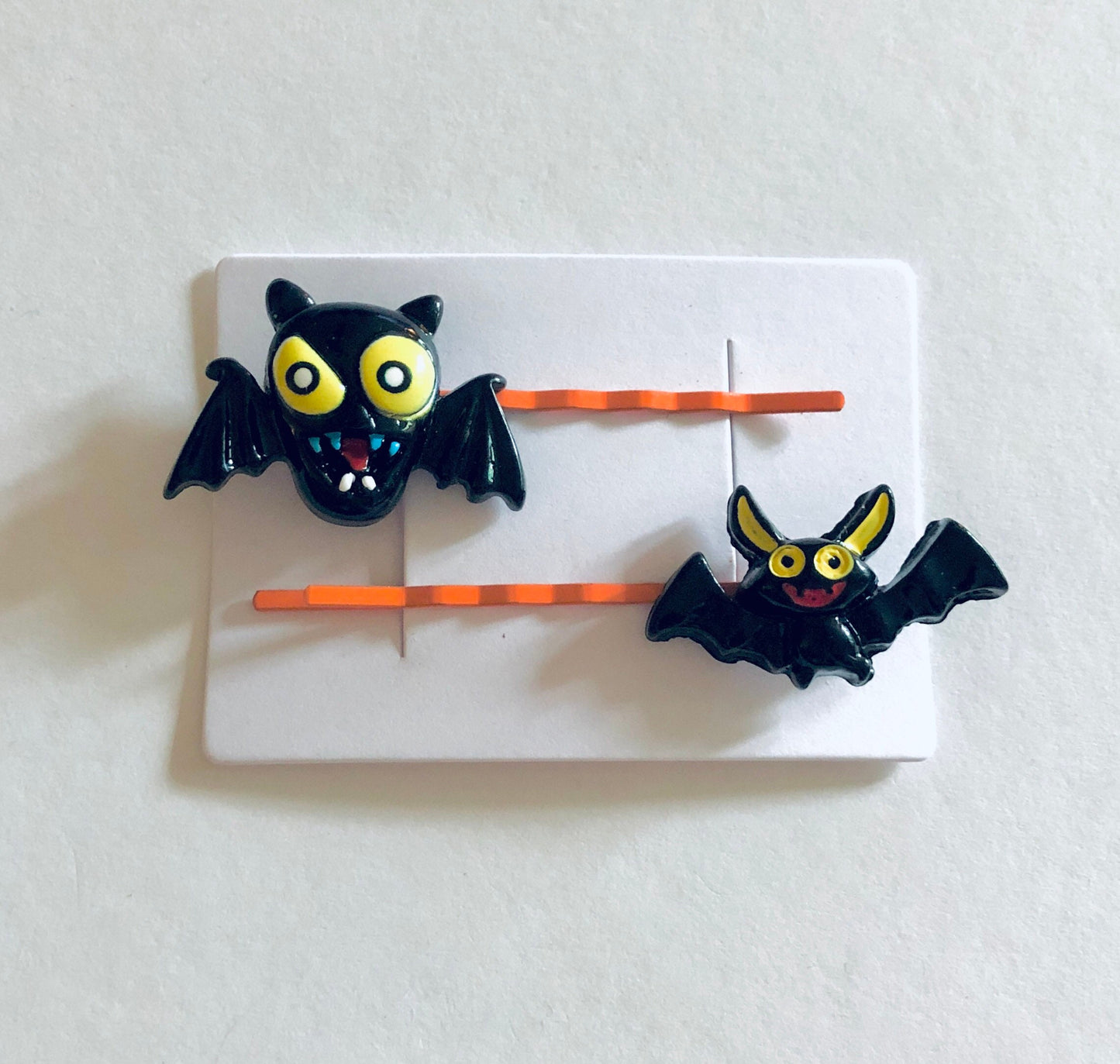 Bats Hair Clips on Orange Bobby Pins, Black vampire Bat Dracula Halloween Hair Clips, Spooky Season Cute Goth Gothic