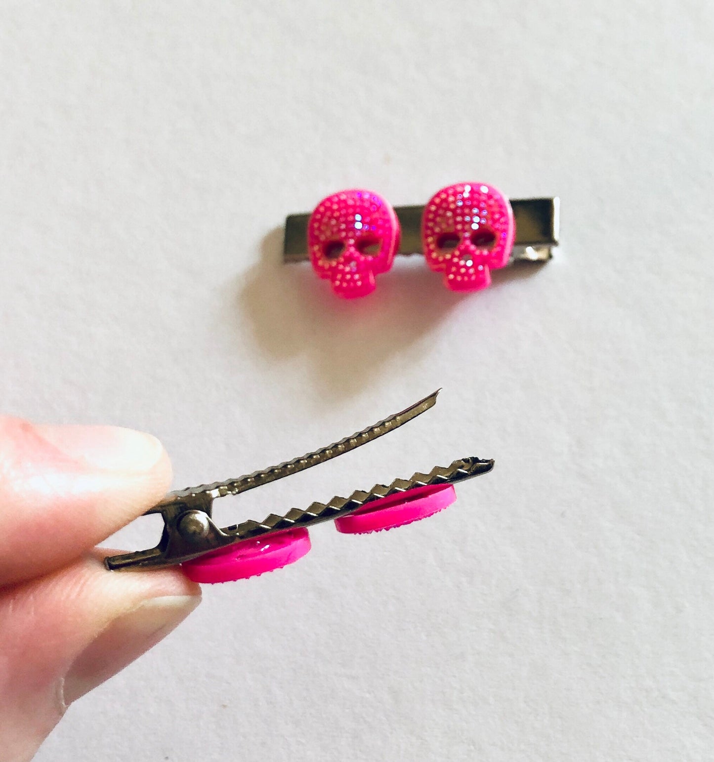 Mini Glitter Pink Sugar Skulls Hair Clips, Set of 2, Skeleton Alligator Clips, Barrettes Cute Spooky Season Halloween