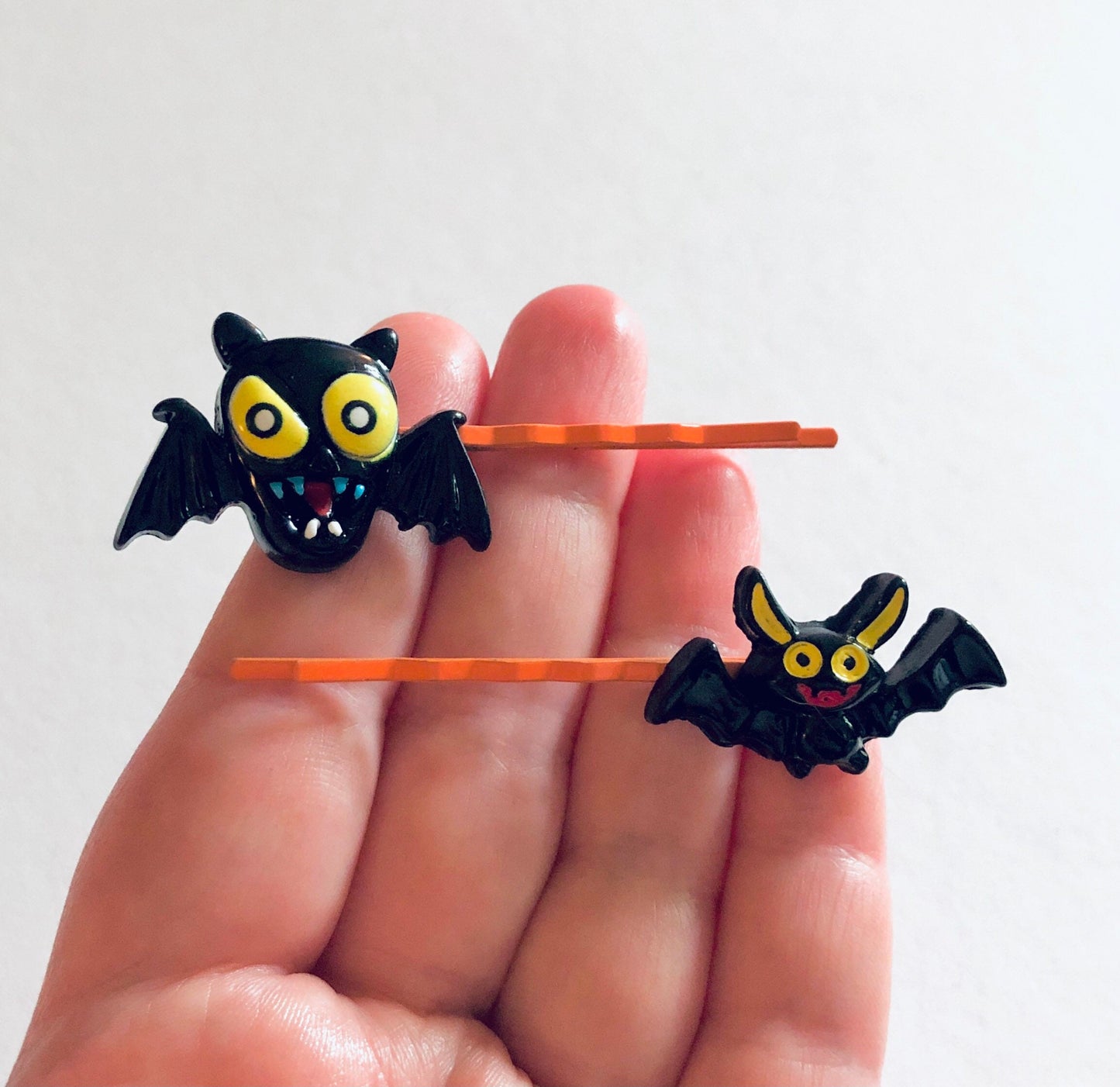 Bats Hair Clips on Orange Bobby Pins, Black vampire Bat Dracula Halloween Hair Clips, Spooky Season Cute Goth Gothic