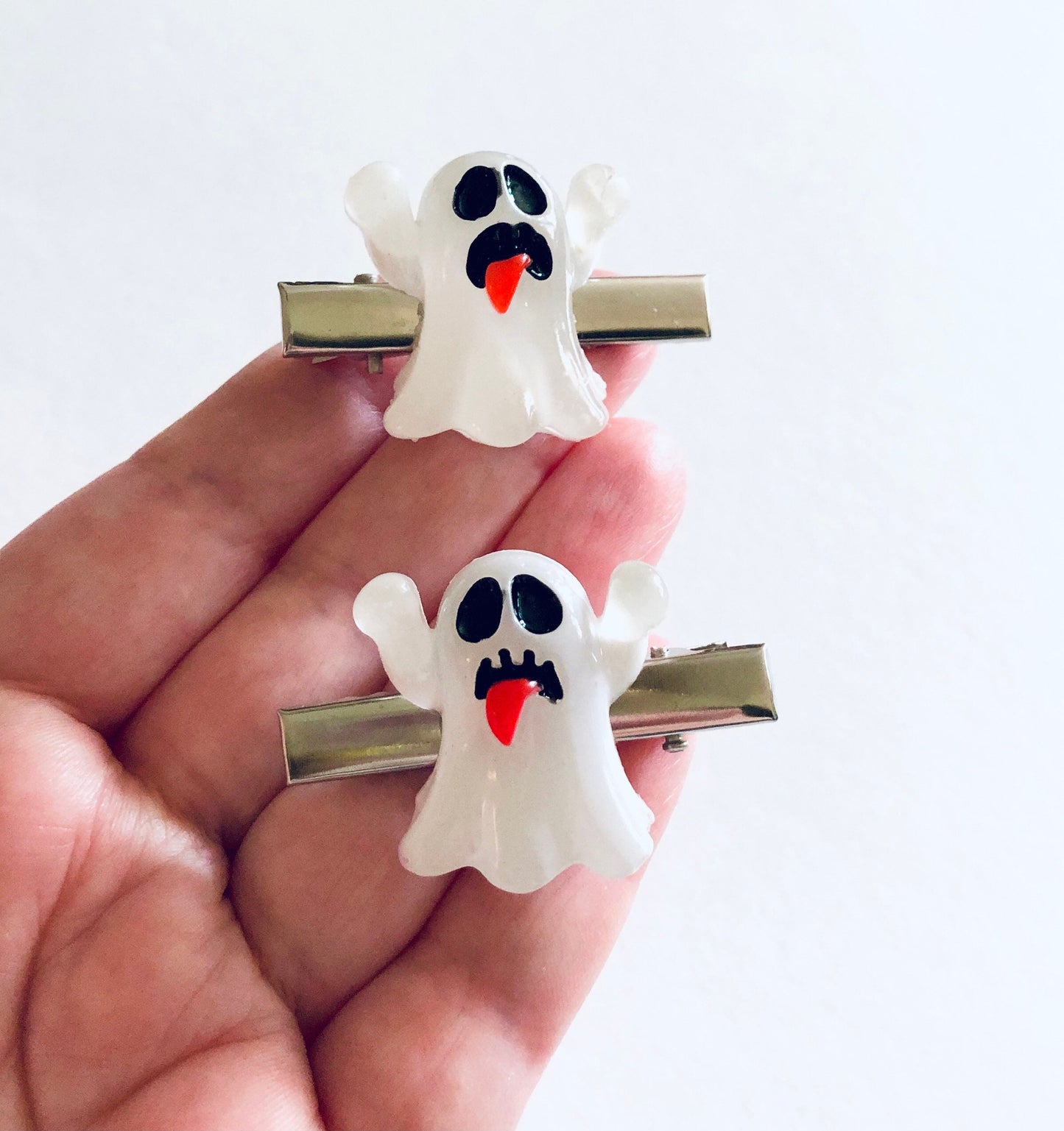 White Spooky Ghost Hair Clips Set of 2, Halloween Hair Clips Alligator Clips, Hair Barrettes