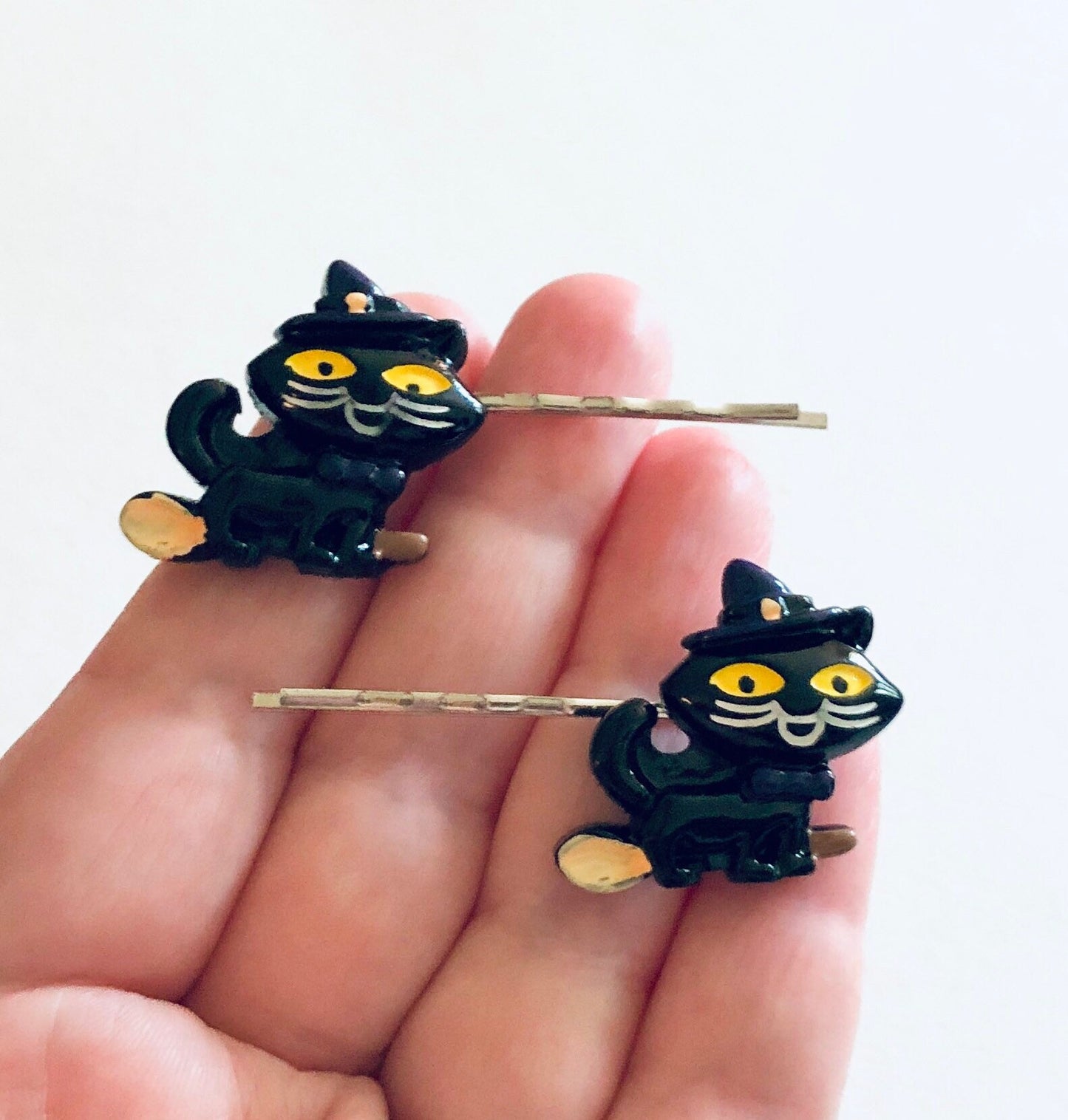 Halloween Black Cat on a Broomstick Bobby Pins with Witches Hat on, Wicca Halloween Hair Clips, Witchy Woman Cats