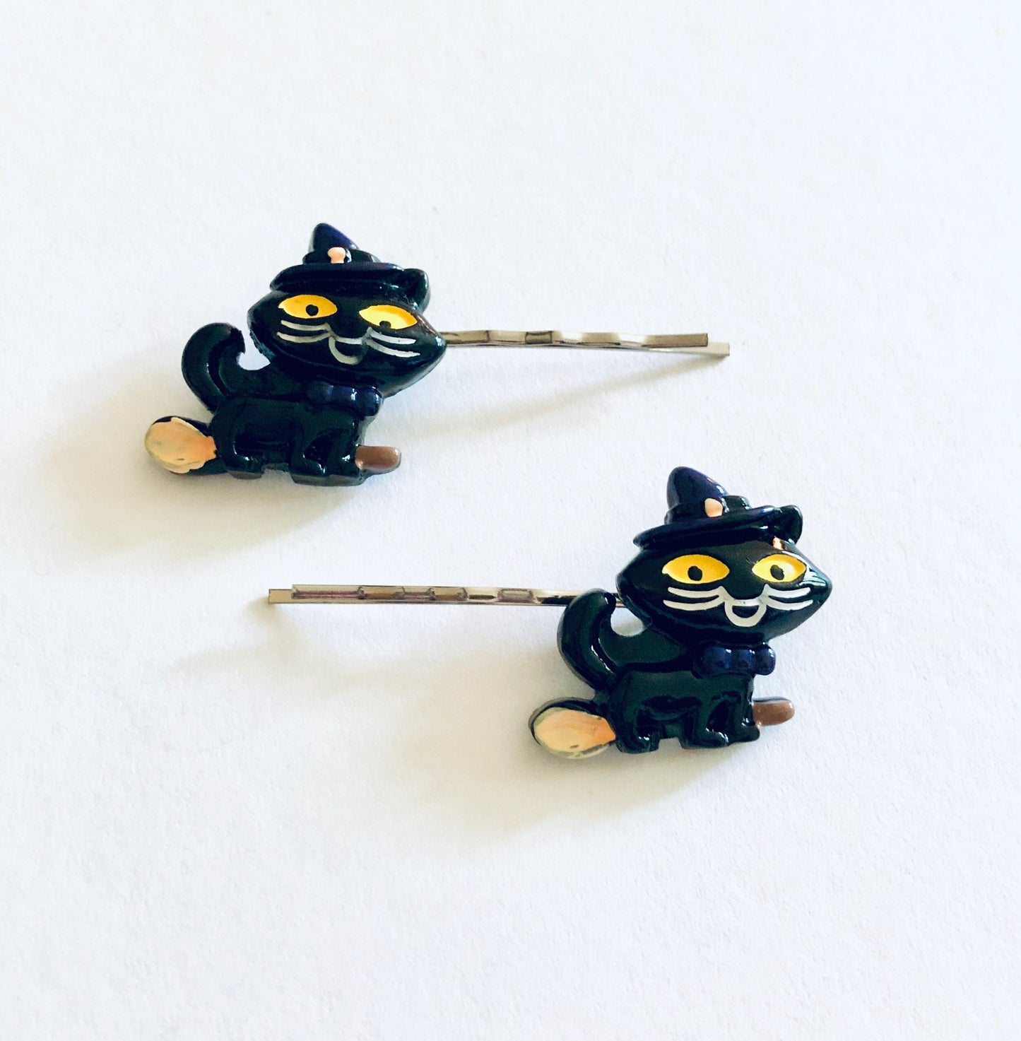 Halloween Black Cat on a Broomstick Bobby Pins with Witches Hat on, Wicca Halloween Hair Clips, Witchy Woman Cats