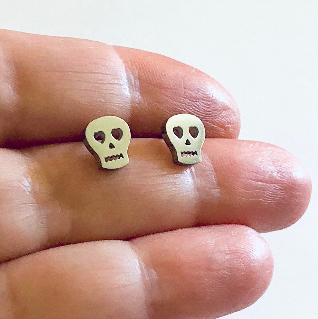 Silver Sugar Skull Stud Earrings, Day of the Dead Earrings, Skull Earrings, Skull Studs, Skulls Earrings, Skulls Studs Halloween