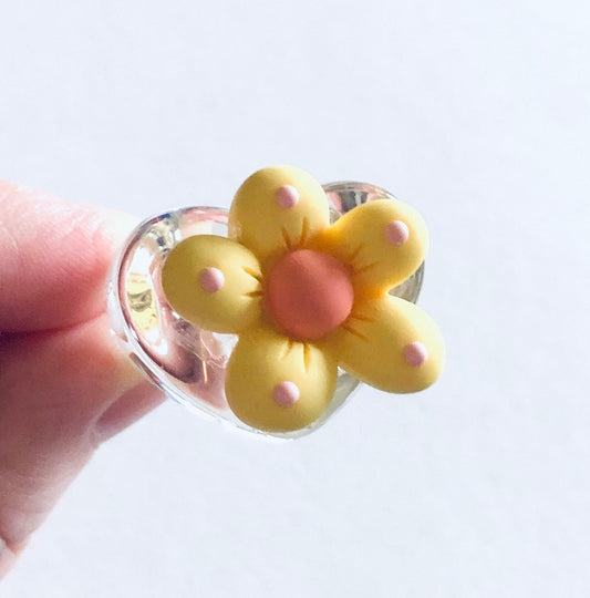 Cottage Spring Yellow Flower Ring, Polymer clay & Resin Ring, Floral Feminine Flowers Cottage core Fairycore Aesthetic