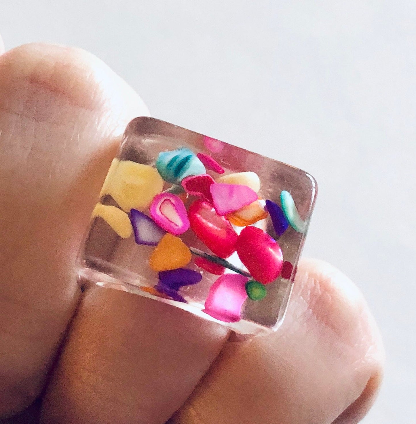 Rainbow Stone Ring, Clear Resin Ring with Colorful Beads Inside, Retro Style 90’s Y2K Aesthetic