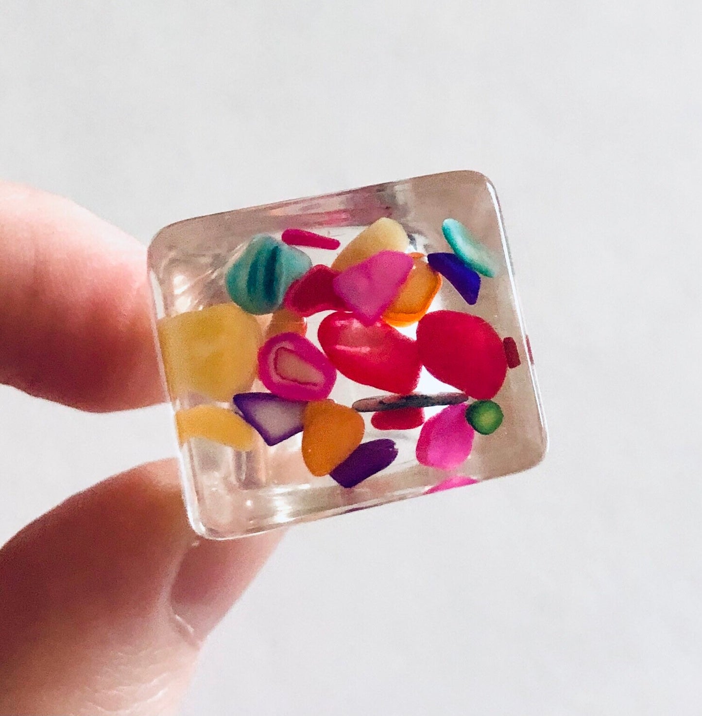 Rainbow Stone Ring, Clear Resin Ring with Colorful Beads Inside, Retro Style 90’s Y2K Aesthetic